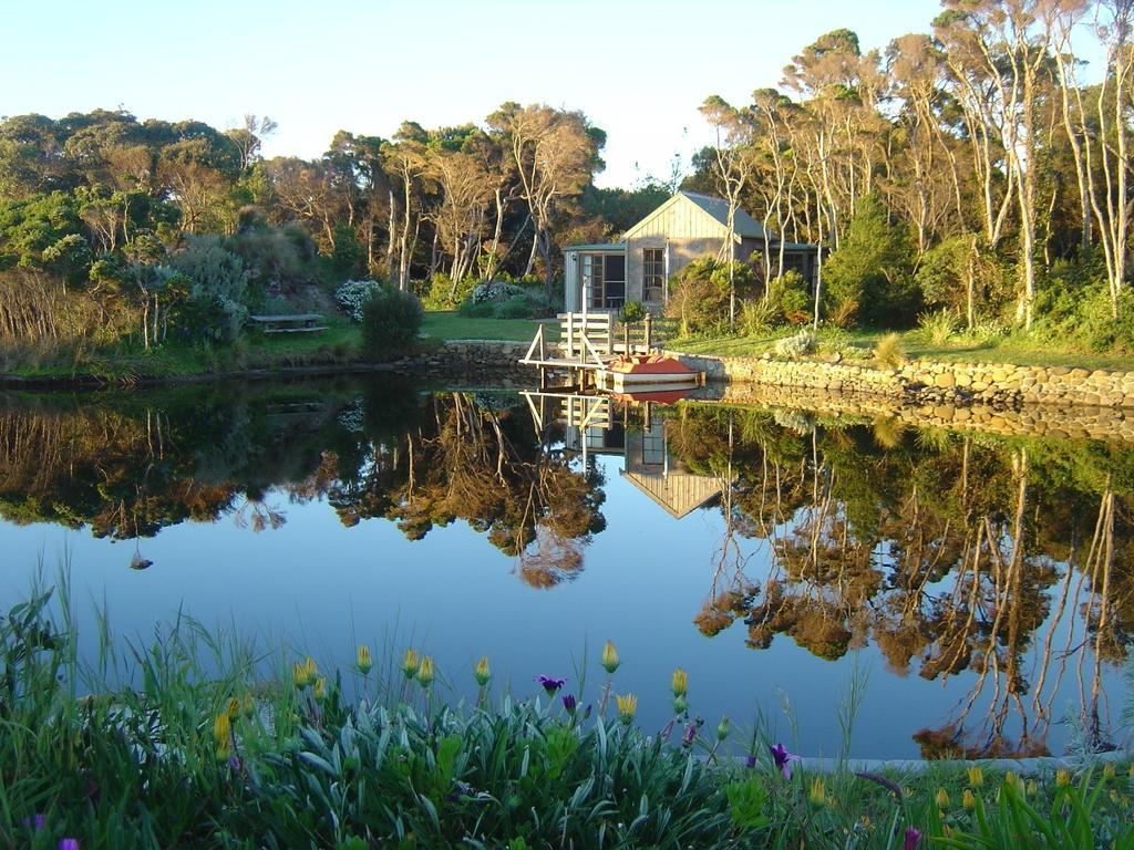 Stanley Lakeside Spa Cabins Exterior photo