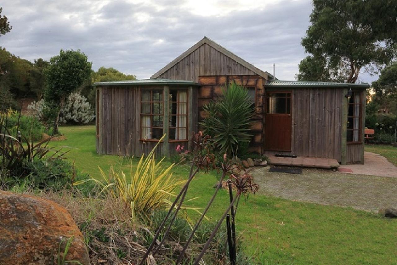 Stanley Lakeside Spa Cabins Exterior photo